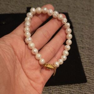 Classic White Pearl Bracelet with Gold Clasp